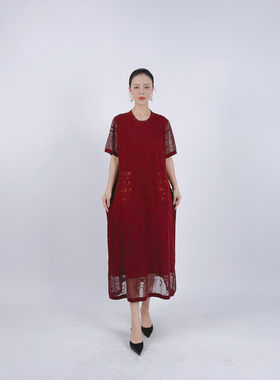 B114红色立体浮雕设计连衣裙女宽松大码中年妈妈短袖过膝长玥玥羊
