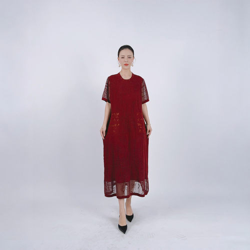 B114红色立体浮雕设计连衣裙女宽松大码中年妈妈短袖过膝长玥玥羊