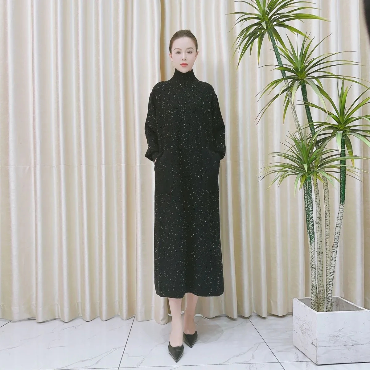 9946星落黑纱羊毛珠片纱半高领闪光款轻奢暗黑系连衣裙