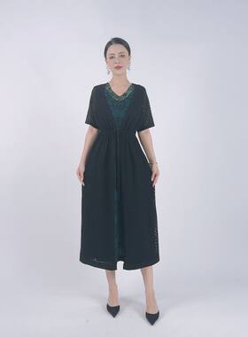 B079黑绿色镂空假两件设计连衣裙女宽松大码中年妈妈短袖过玥玥羊