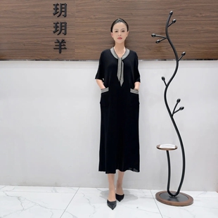 A519黑领巾针织连衣裙收腰显瘦设计师优雅时尚气质复古夏季玥玥羊