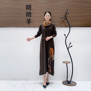 A297咖色丝巾立体提花设计款气质秋冬轻奢针织连衣裙时尚复玥玥羊