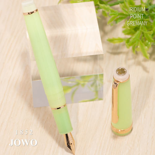 金豪82德国绿色半透明钢笔JOWO