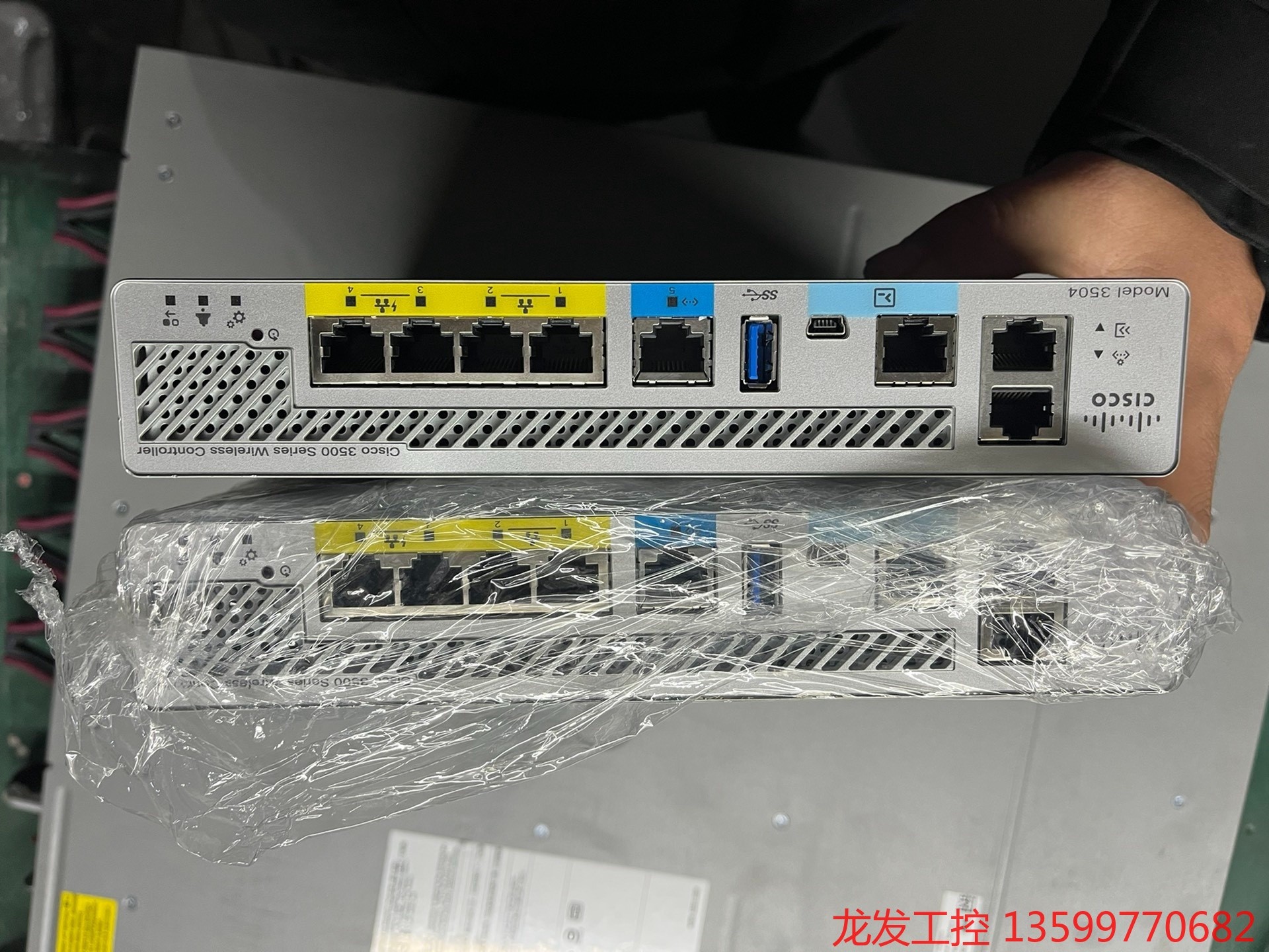 思科CISCO AIR-CT3504-K9桌面式AP控制器产-封面