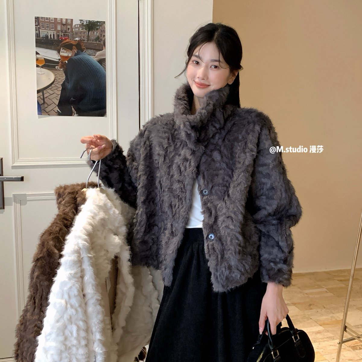 MSTUDIO漫莎-郁苏黎高级感立领保暖环保毛绒绒短外套皮毛一体m503