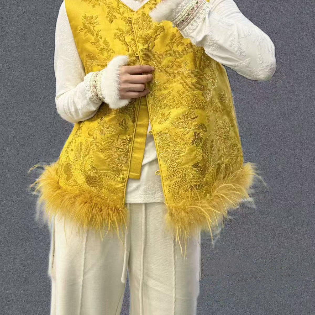 诺诺冬上新新中式图案刺绣圆领盘扣马甲YS2-Js522