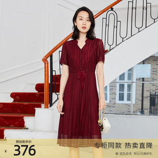 專柜新款 歌蒂詩夏季 優(yōu)雅氣質(zhì)收腰顯瘦V領(lǐng)輕熟連衣裙1C21L2026