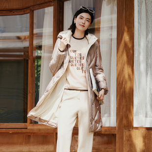 通勤舒适连帽鹅绒羽绒服女 时尚 1E42Y2700 专柜新款 歌蒂诗冬季