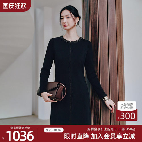 歌蒂诗冬季专柜新款优雅气质显瘦钉珠圆领连衣裙女 1E46L2973A
