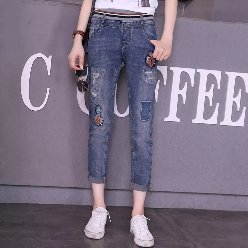 2025夏新正品阿凡牛松紧腰磨破徽章贴布显瘦八分跨裤弹力女牛仔裤