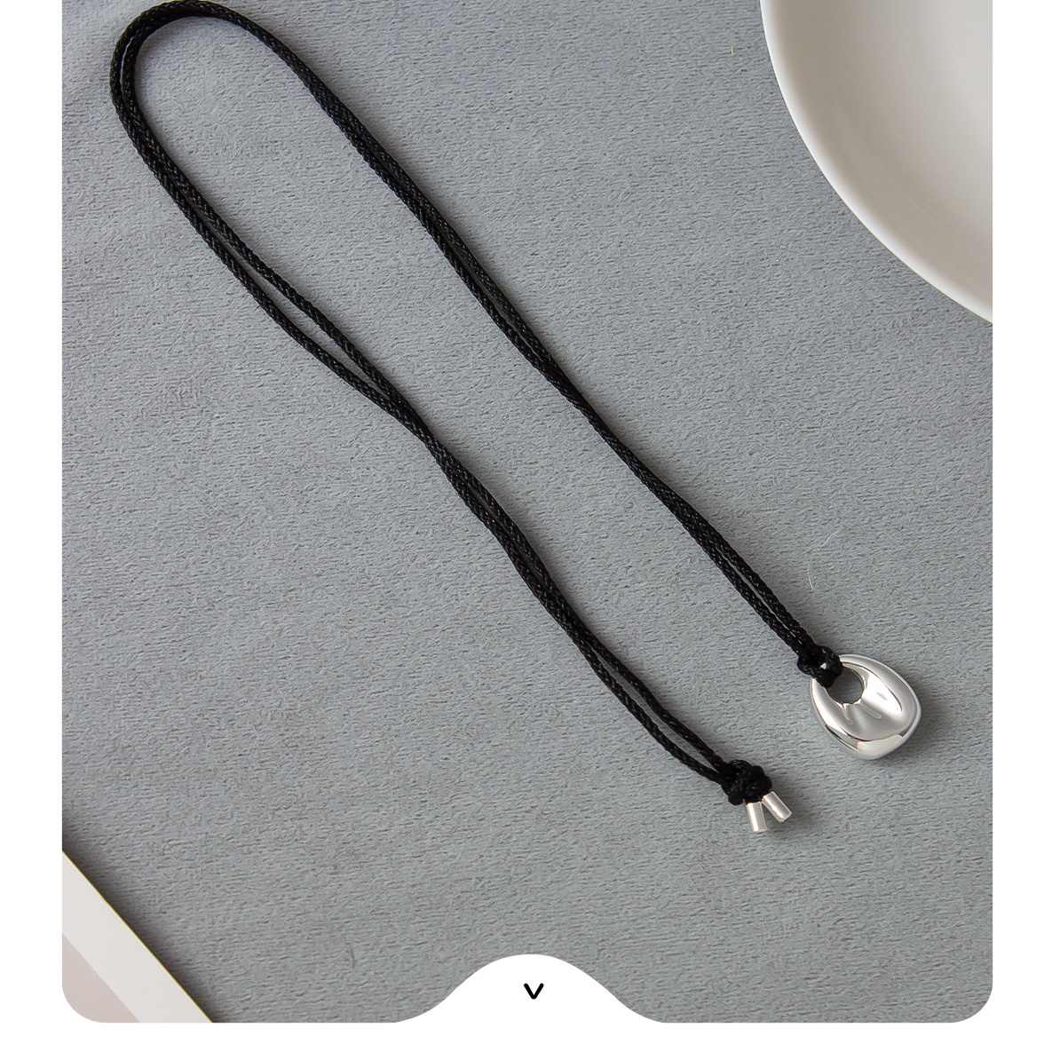 车静媛同款银色包包项链 2024新款轻奢黑绳长款可调节银色毛衣链