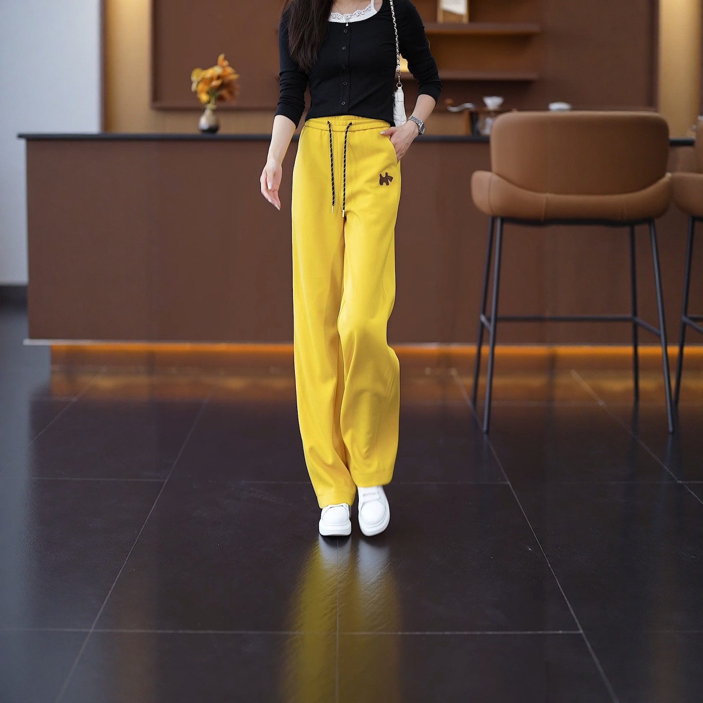 时尚阔腿休闲卫裤女2025秋季新款高腰垂感宽松直筒弹力松紧运动裤,女装/女士精品,休闲裤,淘宝优惠券,粉丝福利购,淘宝优惠卷