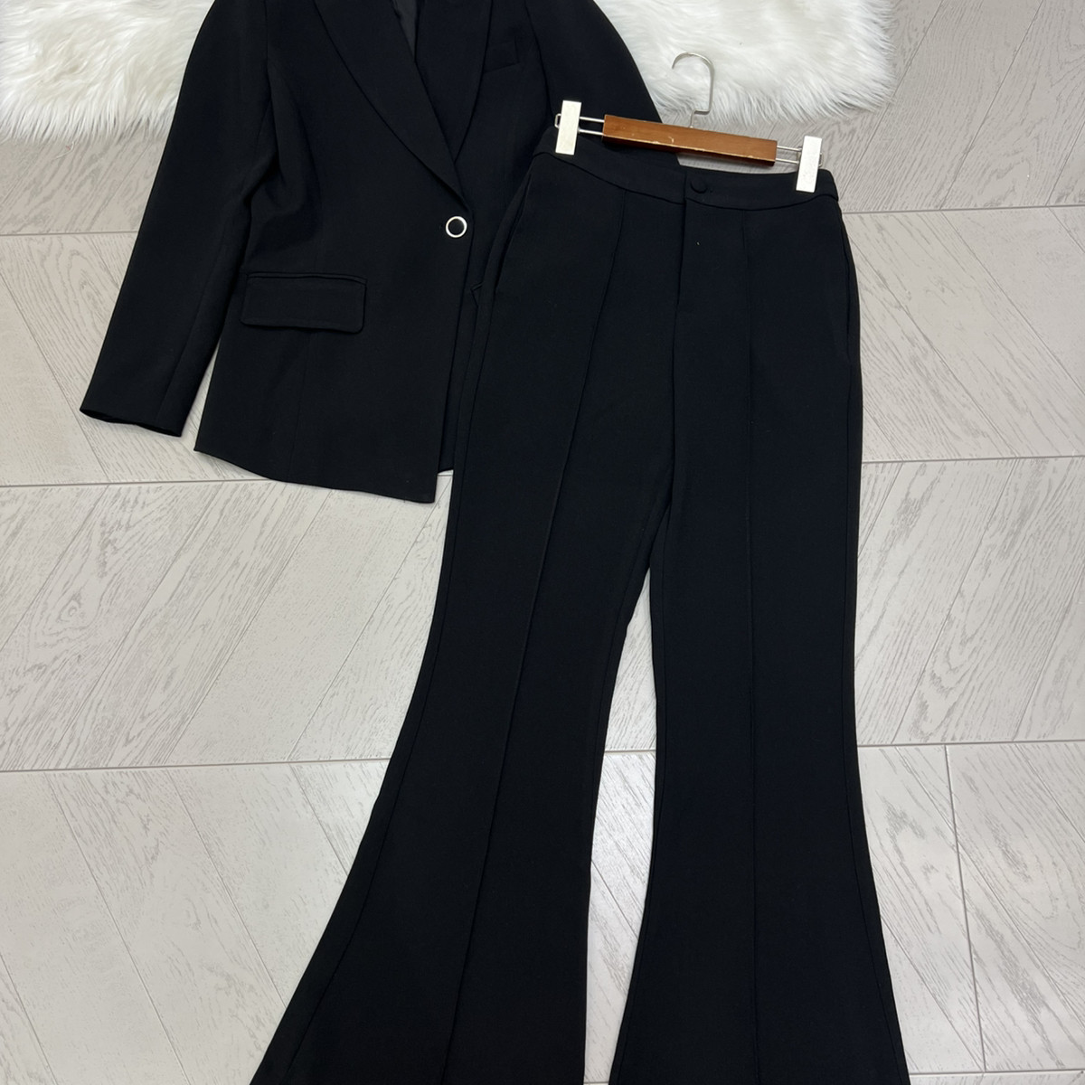 LC春英伦风一粒扣西服+微喇裤职业通勤超气质套装A9643,女装/女士精品,时尚套装,淘宝优惠券,粉丝福利购,淘宝优惠卷