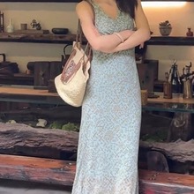 LC轻奢优雅绝美气质V领真丝连衣裙（含50真丝）ww3400