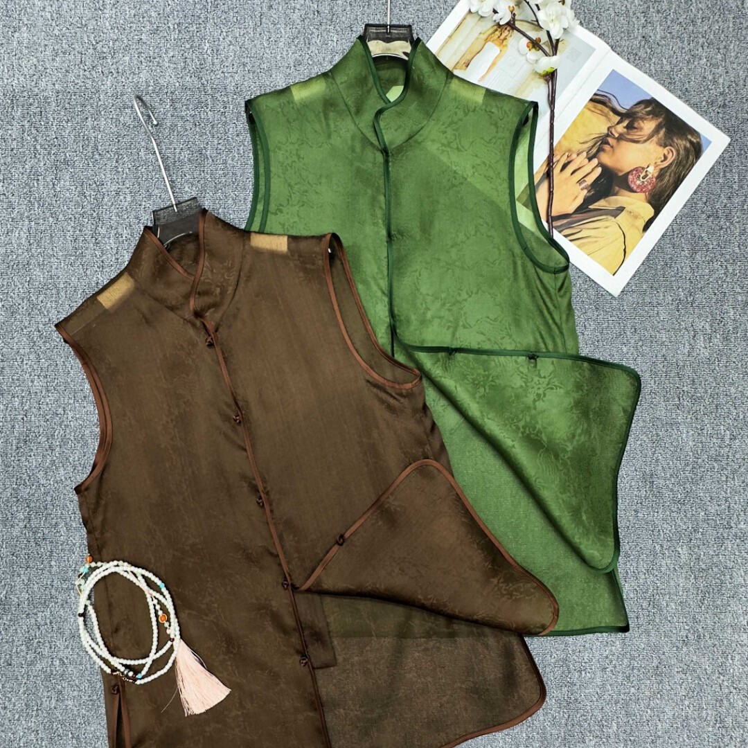 LC春上新立领盘扣欧根缎提花自带老钱风马甲YS39-G228