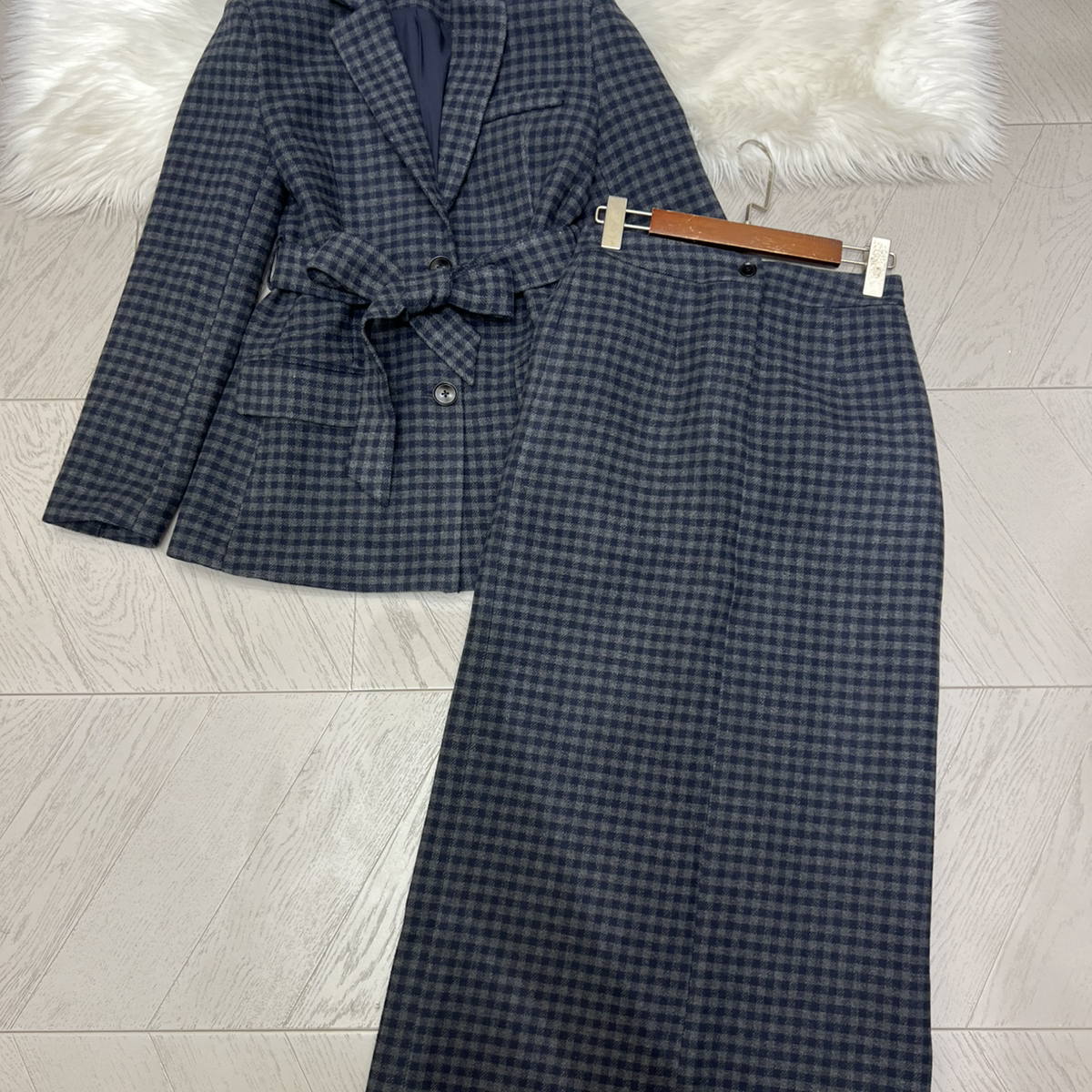 LC编织纹理西装气质半裙套装(配腰带)（含70羊毛）A9478