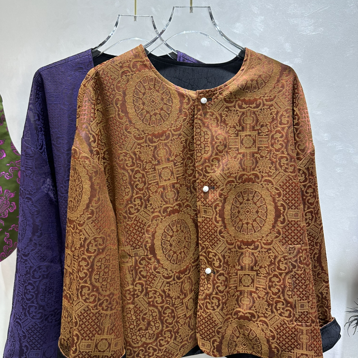 LC秋上新油丝提花人丝龟裂纹两面穿高级感短外套YS61G405