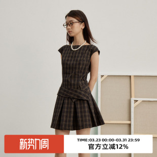 omont蛋挞家 设计感收腰显瘦百褶裙短裙 复古格纹一字领连衣裙夏季
