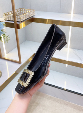 工厂直销 方扣平底单鞋女漆皮方头浅口金属扣低跟女鞋百搭粗跟鞋