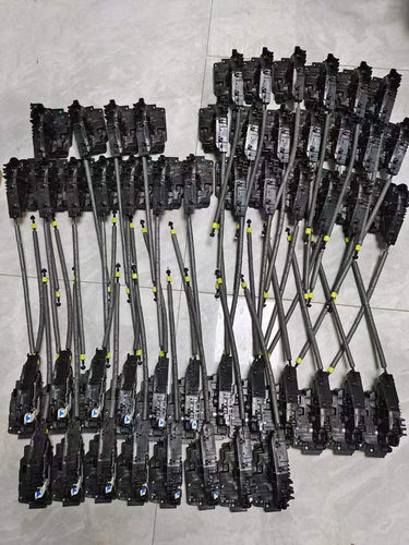 奔驰C260LGLACLSGLK车门锁块