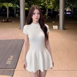 港味风格辣妹竖肌理针织连衣裙女夏季短袖连体裙修身收腰A字短裙
