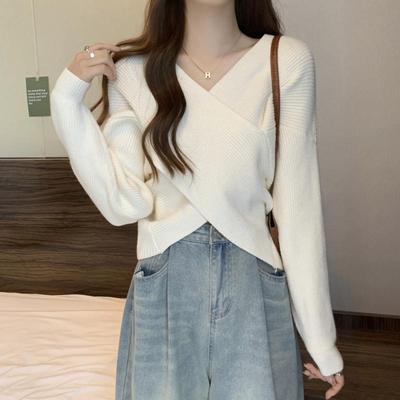 港味风格不规则v领白色毛衣