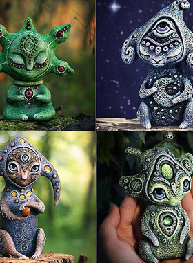 奇幻卡通三眼外星人桌面电脑摆件