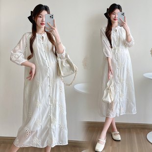 新品 刺绣裙子2024韩版 大码 镂空中长款 单排扣五分袖 孕妇连衣裙夏季