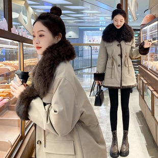 2025新款真兔皮毛一体内胆大衣女羊毛领年轻收腰皮草中长外套冬