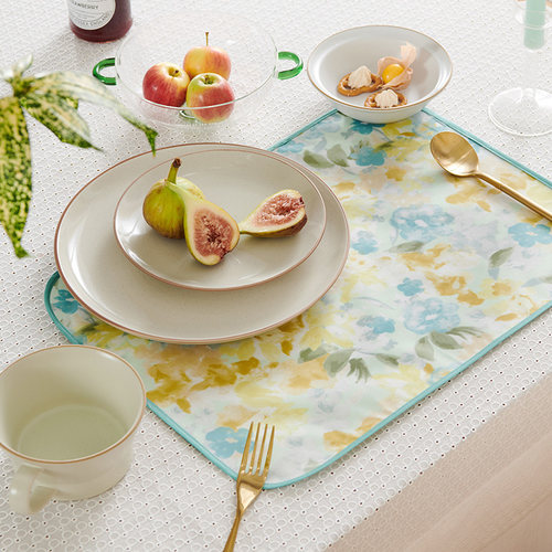 阳春小镇防污多功能可冲洗餐垫