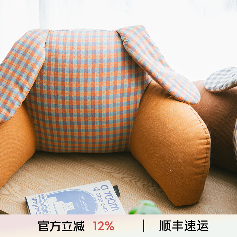 阳春小镇床头靠垫公仔棉填充