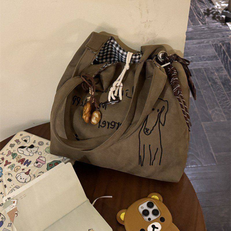 2026新款刺绣小狗鹿皮绒单肩包复古大容量学生外出上班通勤托特包,箱包皮具/热销女包/男包,通用款女包,淘宝优惠券,粉丝福利购,淘宝优惠卷