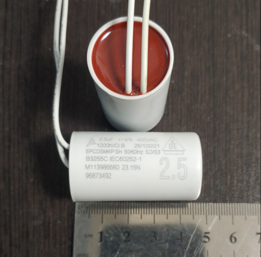 2.5uf400V AC西门子进口挂壁炉马达电机启动电容直径2.5cm长4.5cm