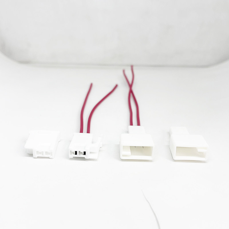 适用丰田斯巴鲁比亚迪长城三菱无损改装低音箱喇叭插头插座线束