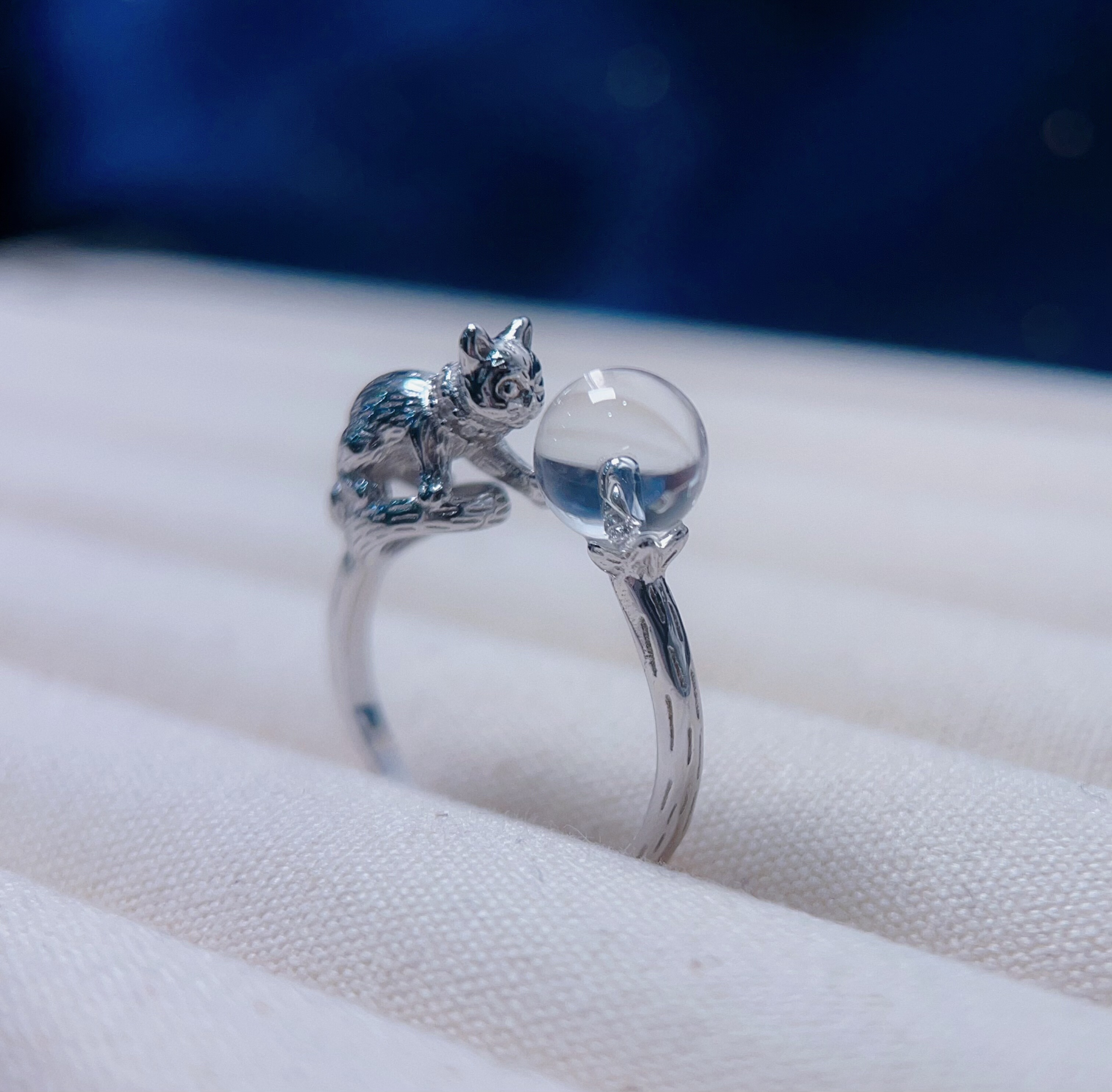 重工锤纹小猫s925纯银天然白水晶戒指女小众设计高级感食指戒礼物