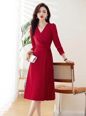 红色气质V领连衣裙女春秋2025新款收腰修身显瘦高端精致长袖裙子