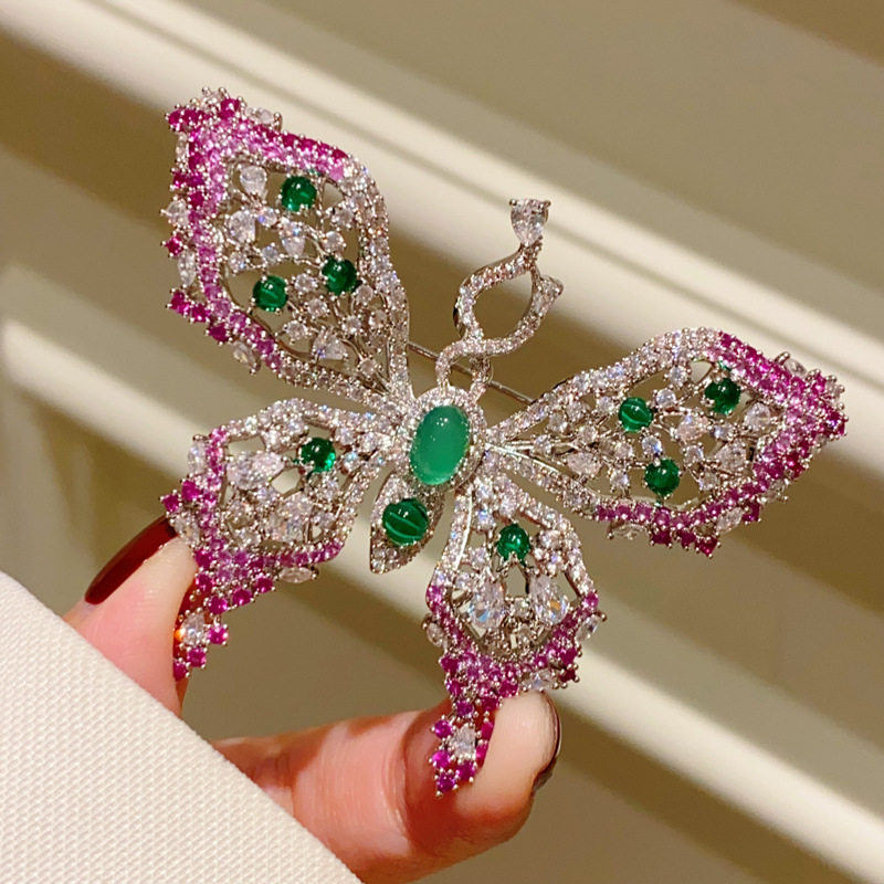 钻石蝴蝶胸针奢华气质配饰胸花女
