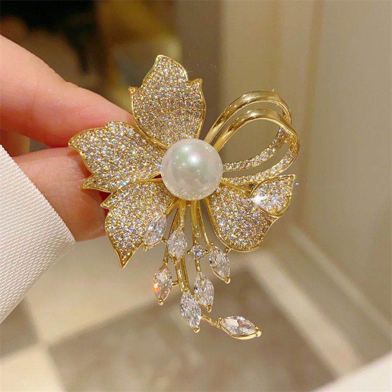 珍珠胸针高档女精致胸花别针配饰