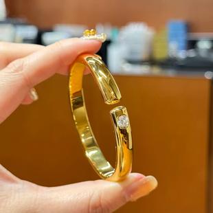 亮面泥鳅背点钻手镯素圈高级感光面仿真黄金沙金开口镯子金店同款