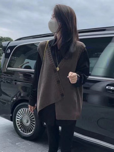 欧洲站休闲套装女秋冬不规则百搭高级马甲毛衣纯色简约衬衫两件套