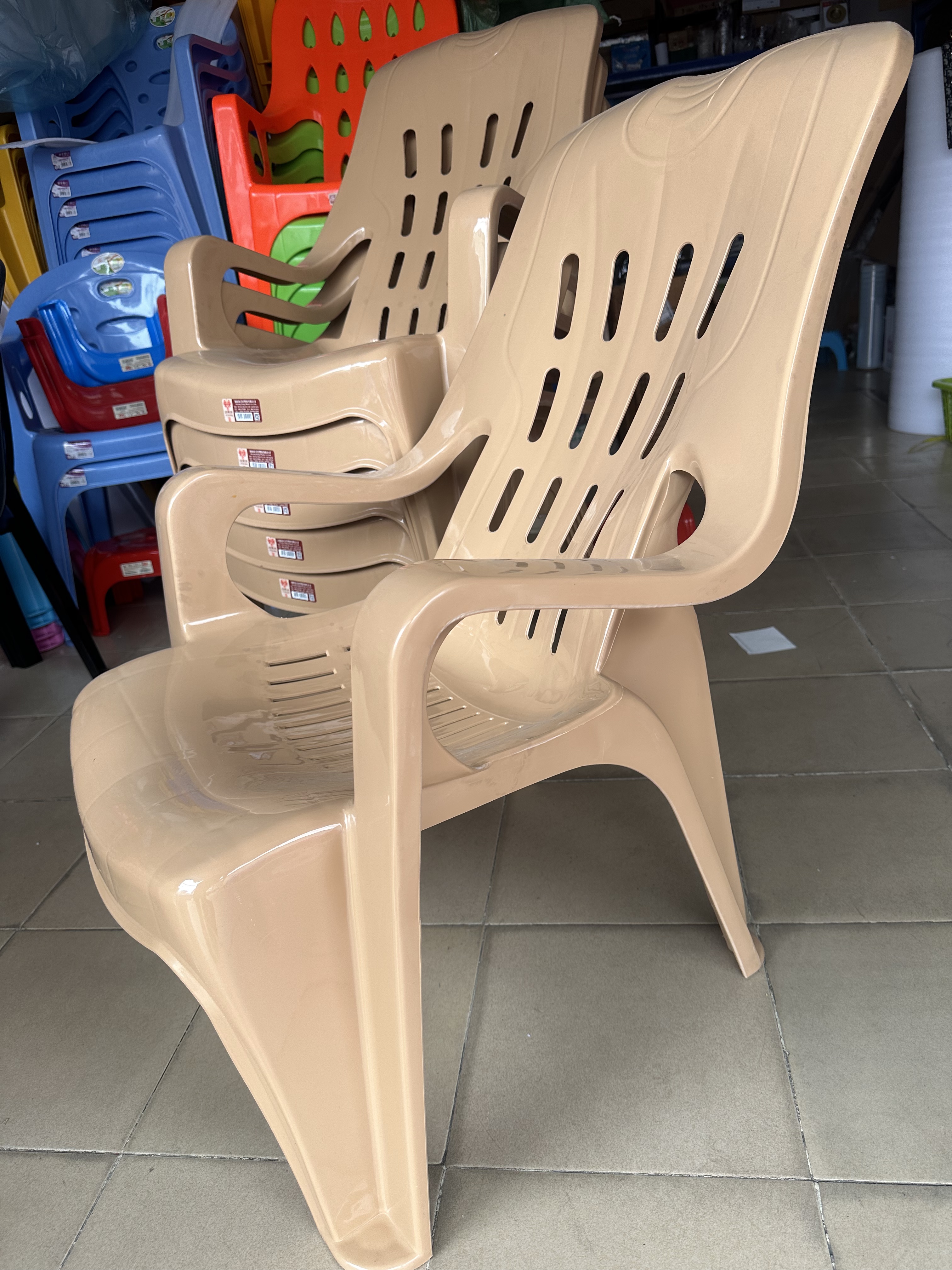 塑料加厚靠背沙滩椅躺椅休闲椅塑胶高背扶手椅大排档椅子厂家直销