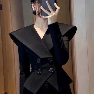 黑色短款外套女秋季轻奢高端时髦洋气独特别致超好看气质收腰上衣