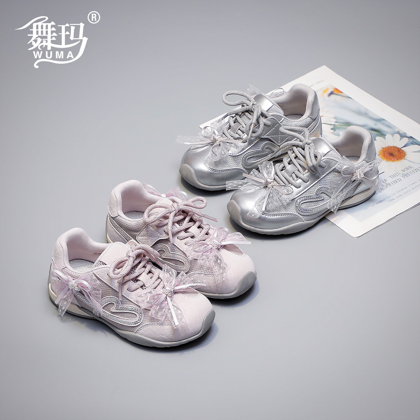 蕾丝蝴蝶结女童银色休闲德训鞋图片