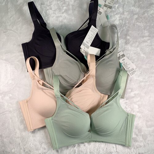 新款小胸AB美胸中厚聚拢无痕纯色亲肤棉内衣女收副乳定型光面文胸