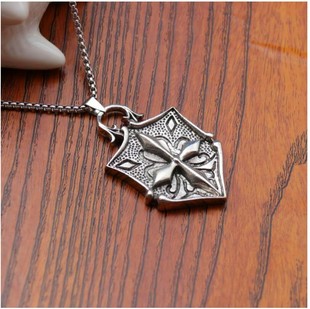 朋克男士童军花项链吊坠衣服挂件嘻哈朋克韩版时尚配饰盾牌潮饰品