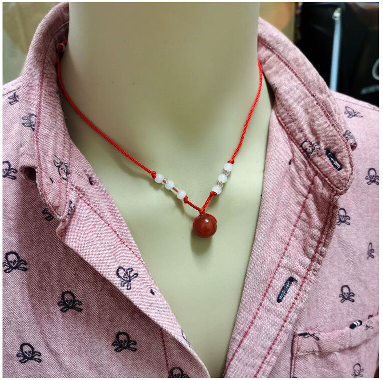 T668星球项链吊坠女 许愿石欧美流行饰品圆转运珠红黑玛瑙男锁骨