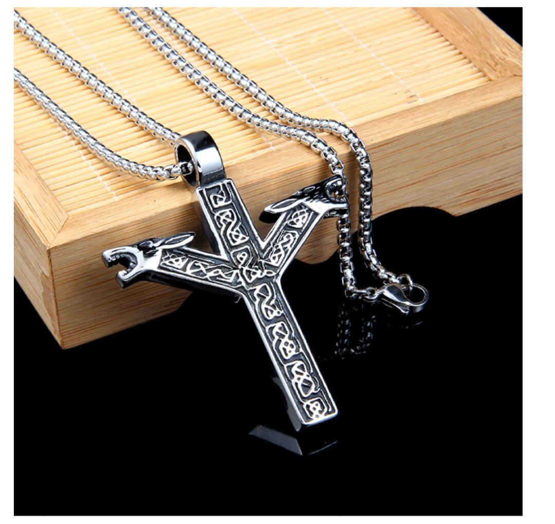 热款长笛符文金属吊坠北欧流行不锈钢吊坠项链