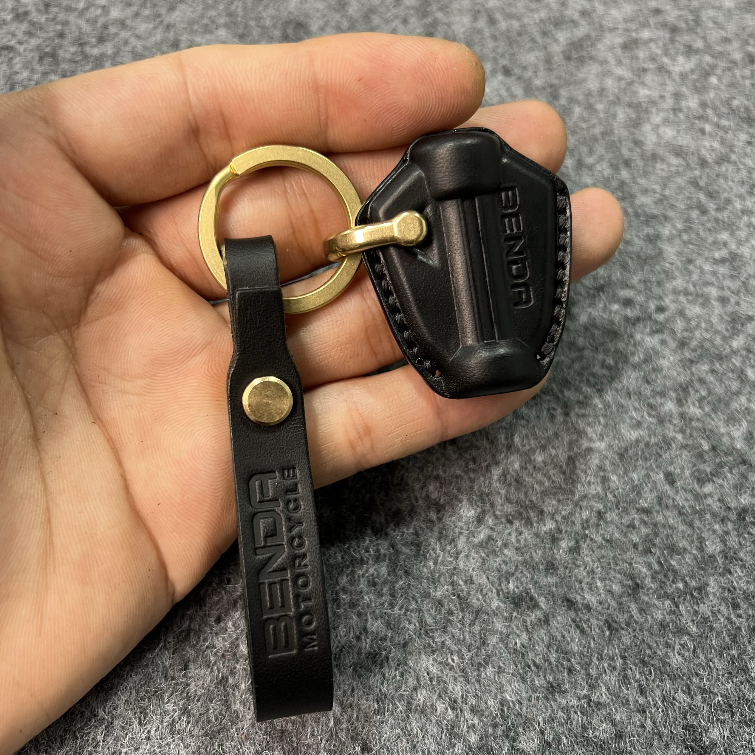 适用于奔达黑旗500燎700金吉拉450灰石300纯手工制作真皮车钥匙套图片