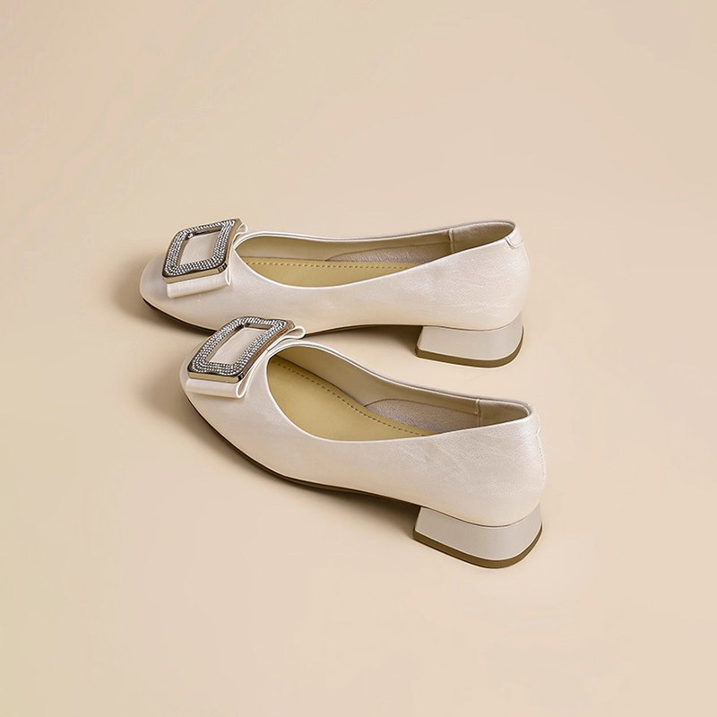 杰豪女鞋2025新款真皮休闲鞋女单鞋舒适百搭运动鞋妈妈鞋专柜正品