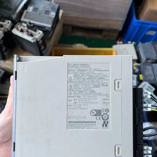 议价七系100W400w750w驱动器SGD7S-2R8A3